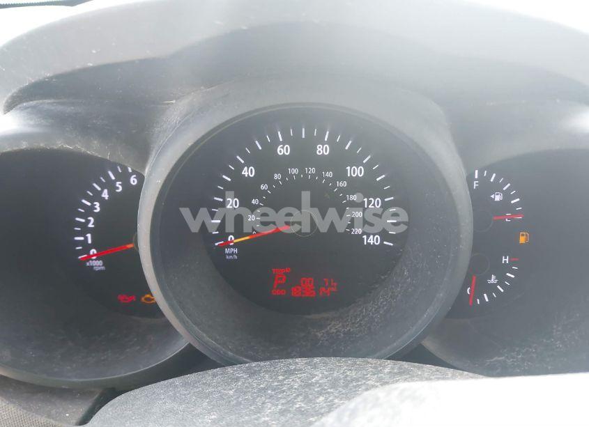 Photo 7 of 2012 Kia Soul (VIN KNDJT2A56C7464410)