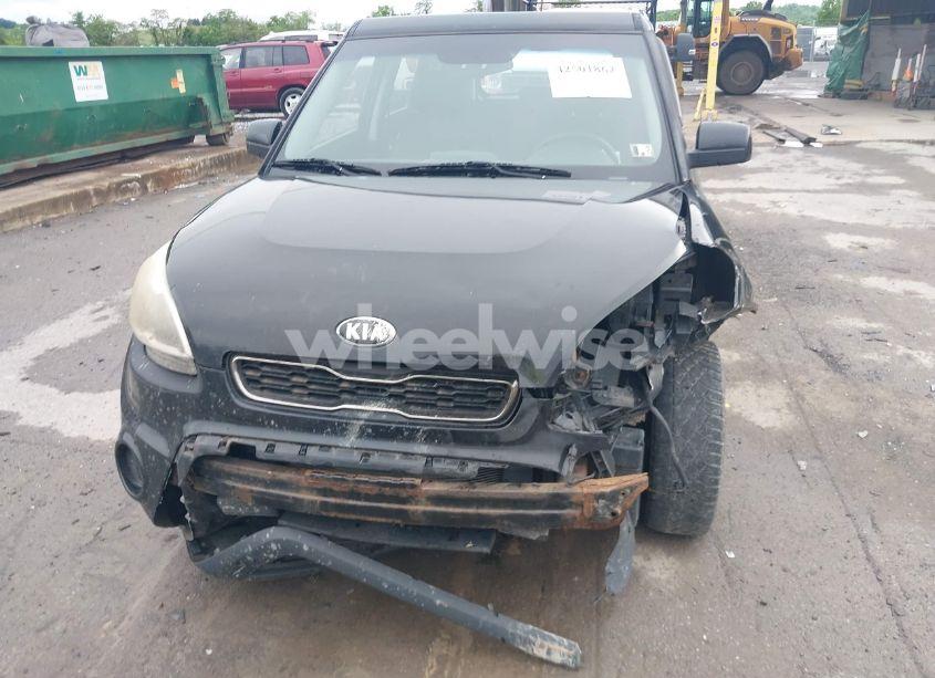 Photo 6 of 2013 Kia Soul (VIN KNDJT2A56D7492533)