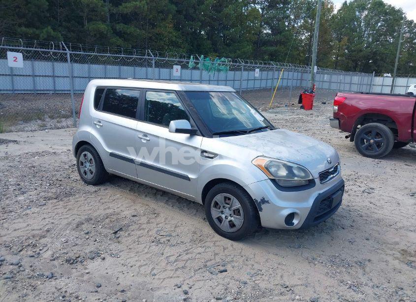 2013 Kia Soul (VIN KNDJT2A56D7510173) main photo