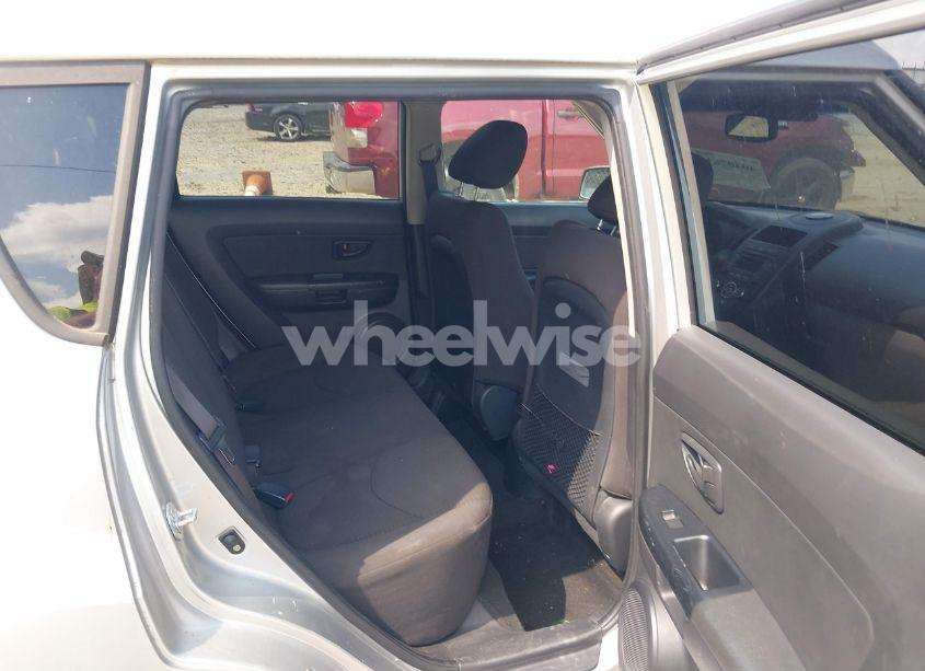 Photo 8 of 2013 Kia Soul (VIN KNDJT2A56D7510173)