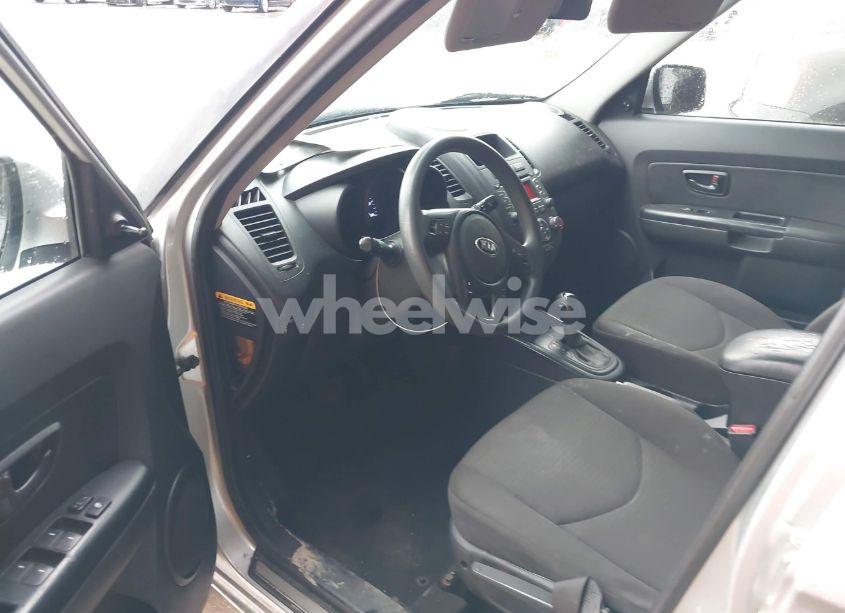Photo 12 of 2013 Kia Soul (VIN KNDJT2A56D7510724)