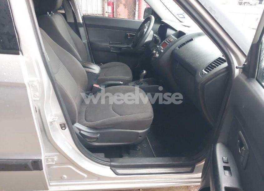Photo 5 of 2013 Kia Soul (VIN KNDJT2A56D7510724)