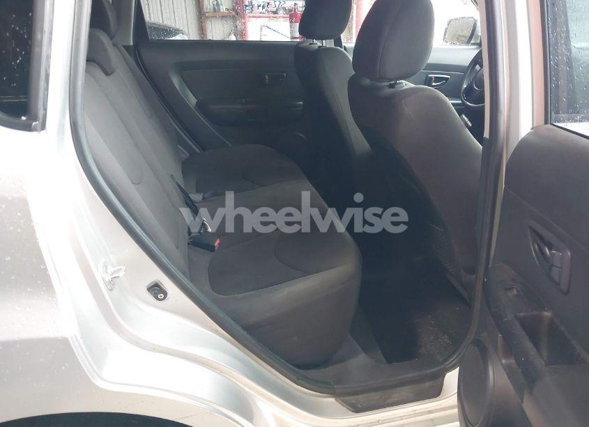 Photo 8 of 2013 Kia Soul (VIN KNDJT2A56D7510724)