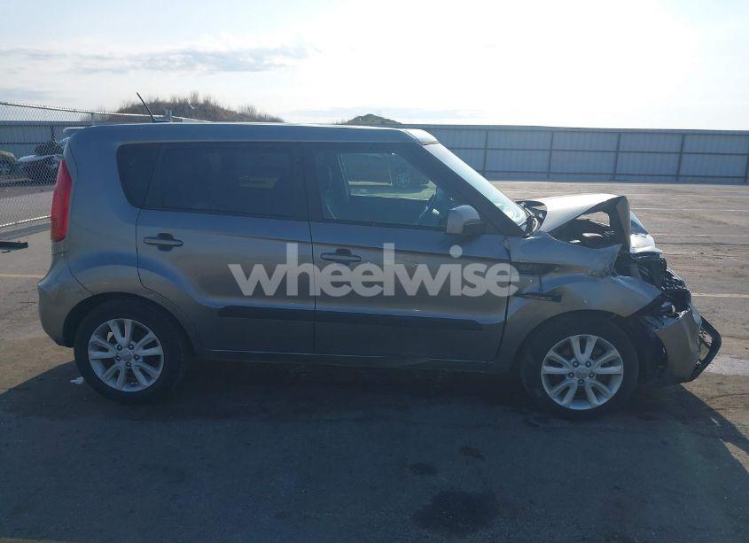 Photo 13 of 2013 Kia Soul (VIN KNDJT2A56D7577694)