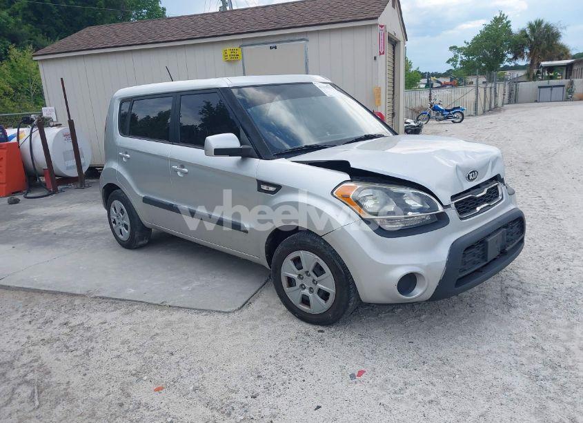 2013 Kia Soul (VIN KNDJT2A56D7580191) main photo