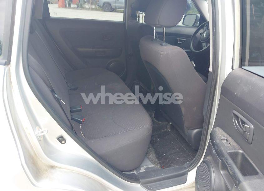 Photo 8 of 2013 Kia Soul (VIN KNDJT2A56D7580191)