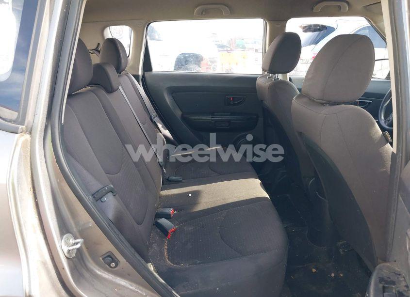 Photo 8 of 2013 Kia Soul (VIN KNDJT2A56D7598450)