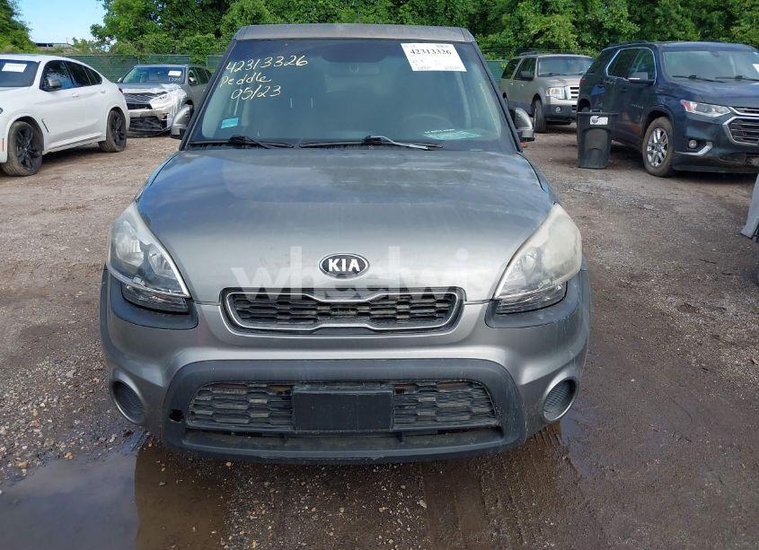 Photo 6 of 2013 Kia Soul (VIN KNDJT2A56D7613867)