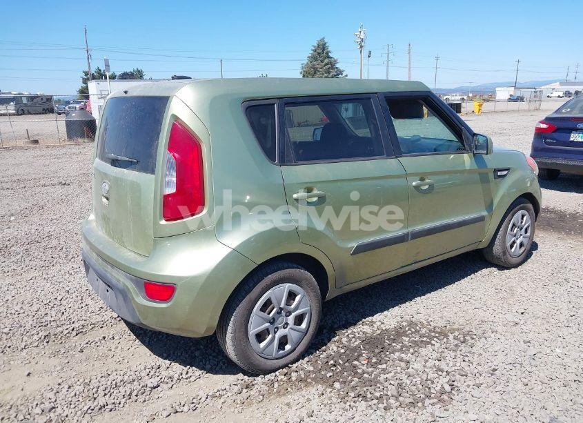 Photo 4 of 2013 Kia Soul (VIN KNDJT2A56D7630278)