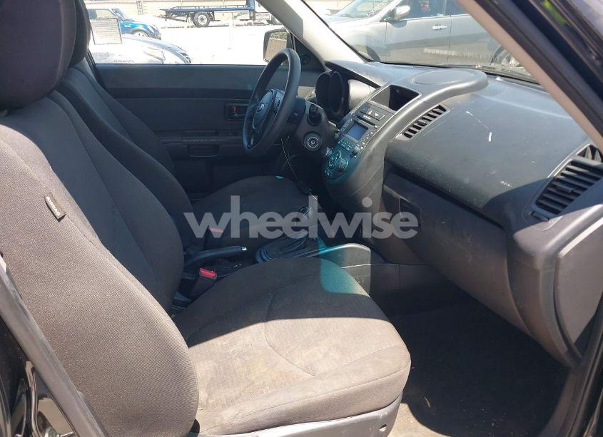 Photo 5 of 2013 Kia Soul (VIN KNDJT2A56D7774297)
