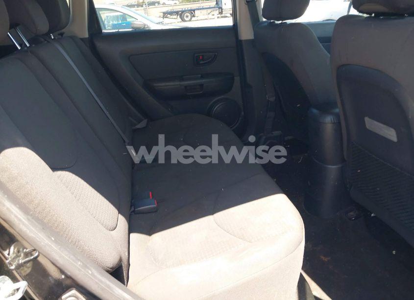 Photo 8 of 2013 Kia Soul (VIN KNDJT2A56D7774297)