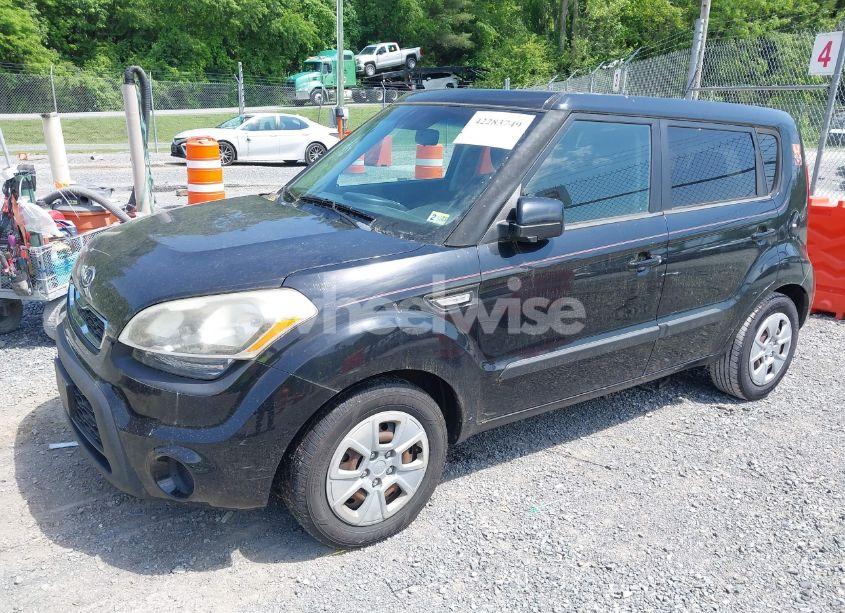 Photo 2 of 2012 Kia Soul (VIN KNDJT2A57C7419556)