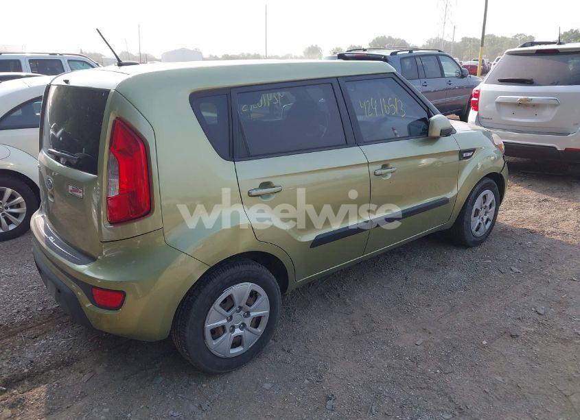 Photo 4 of 2012 Kia Soul (VIN KNDJT2A57C7428824)