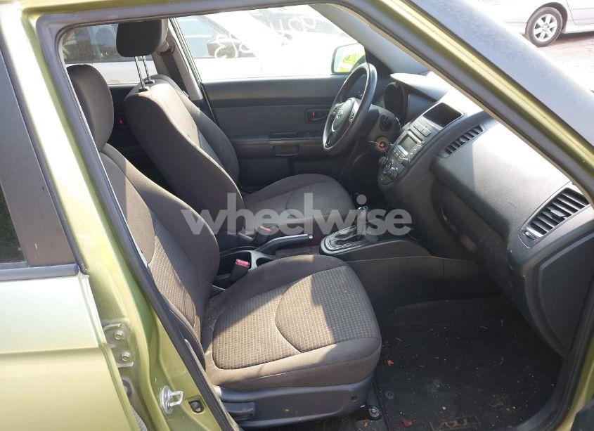 Photo 5 of 2012 Kia Soul (VIN KNDJT2A57C7428824)