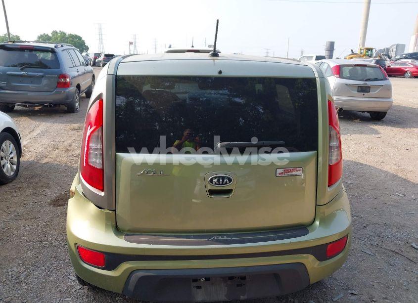 Photo 6 of 2012 Kia Soul (VIN KNDJT2A57C7428824)