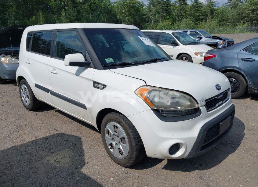 2013 Kia Soul (VIN KNDJT2A57D7493609) main photo