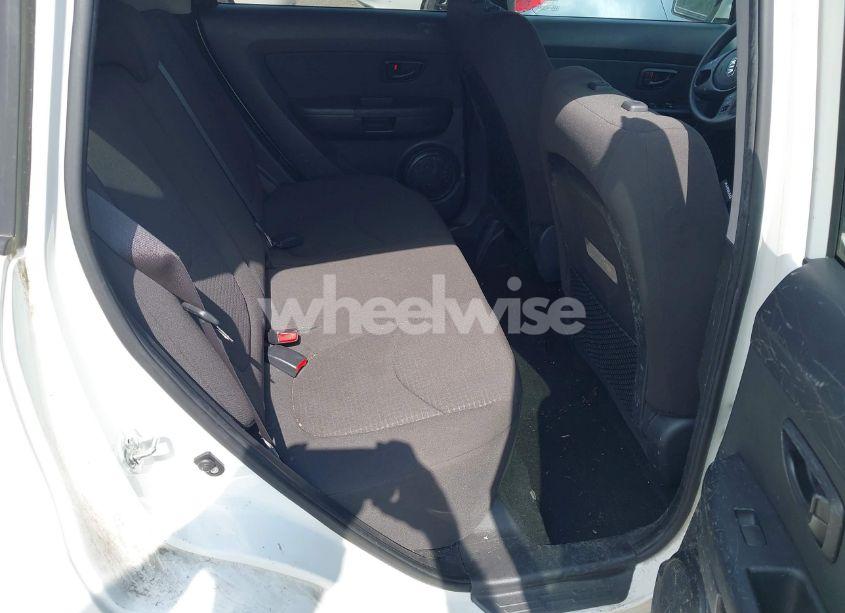 Photo 8 of 2013 Kia Soul (VIN KNDJT2A57D7493609)