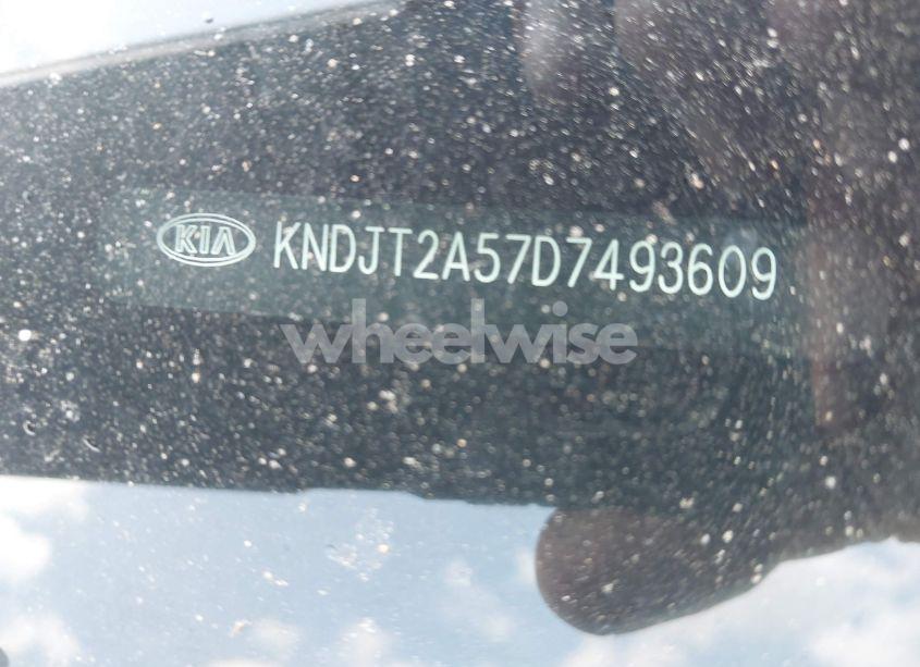 Photo 9 of 2013 Kia Soul (VIN KNDJT2A57D7493609)