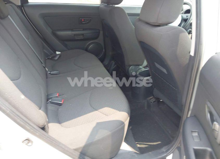 Photo 8 of 2013 Kia Soul (VIN KNDJT2A57D7510795)