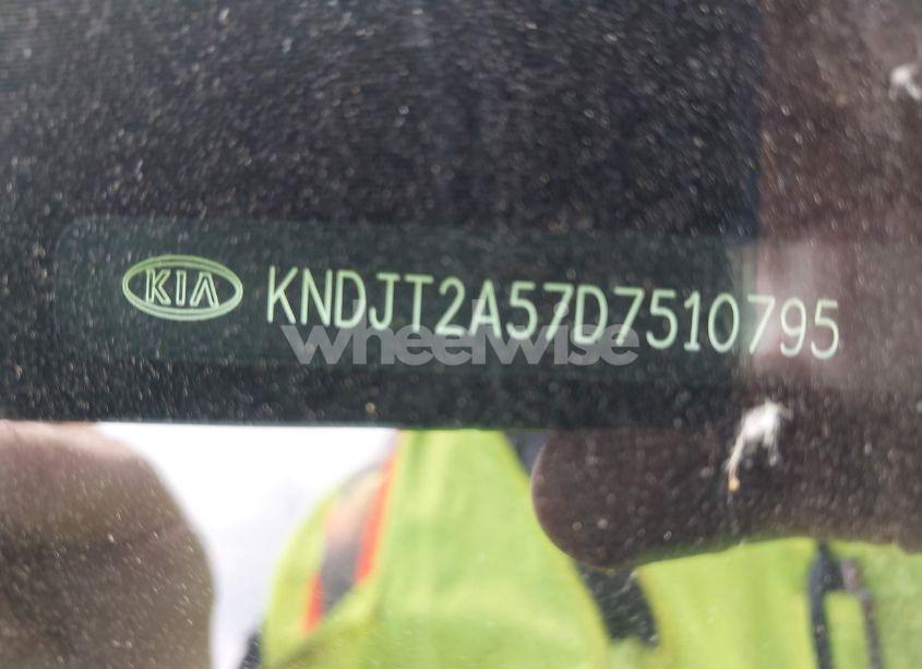 Photo 9 of 2013 Kia Soul (VIN KNDJT2A57D7510795)