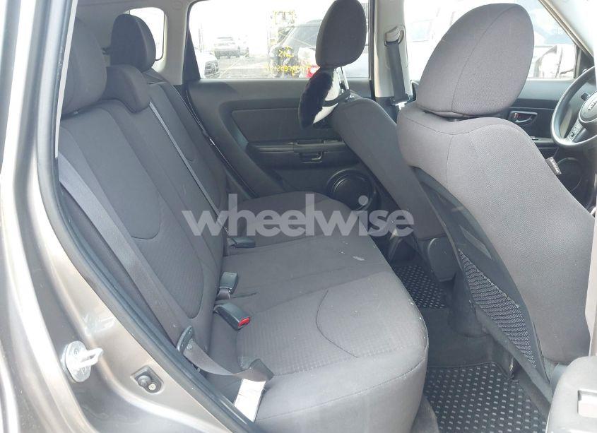 Photo 8 of 2013 Kia Soul (VIN KNDJT2A57D7547460)