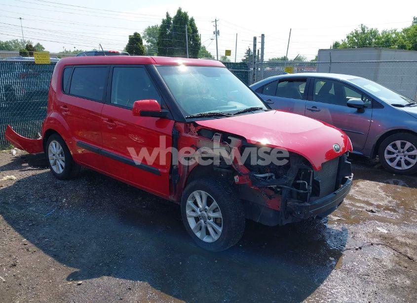 2013 Kia Soul (VIN KNDJT2A57D7626448) main photo