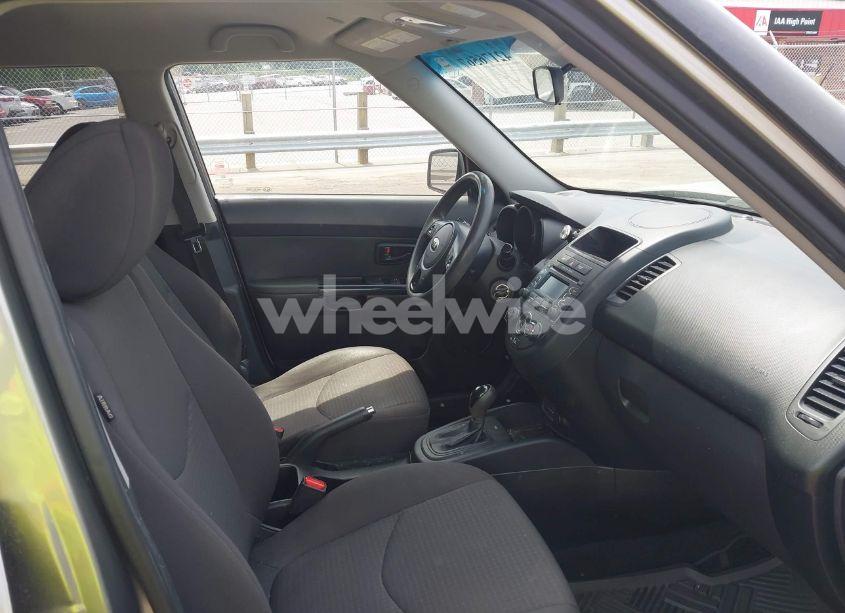 Photo 5 of 2013 Kia Soul (VIN KNDJT2A58D7588390)