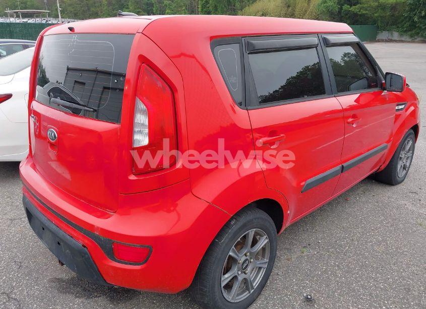 Photo 4 of 2013 Kia Soul (VIN KNDJT2A58D7603289)