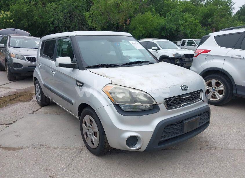 2013 Kia Soul (VIN KNDJT2A59D7487326) main photo
