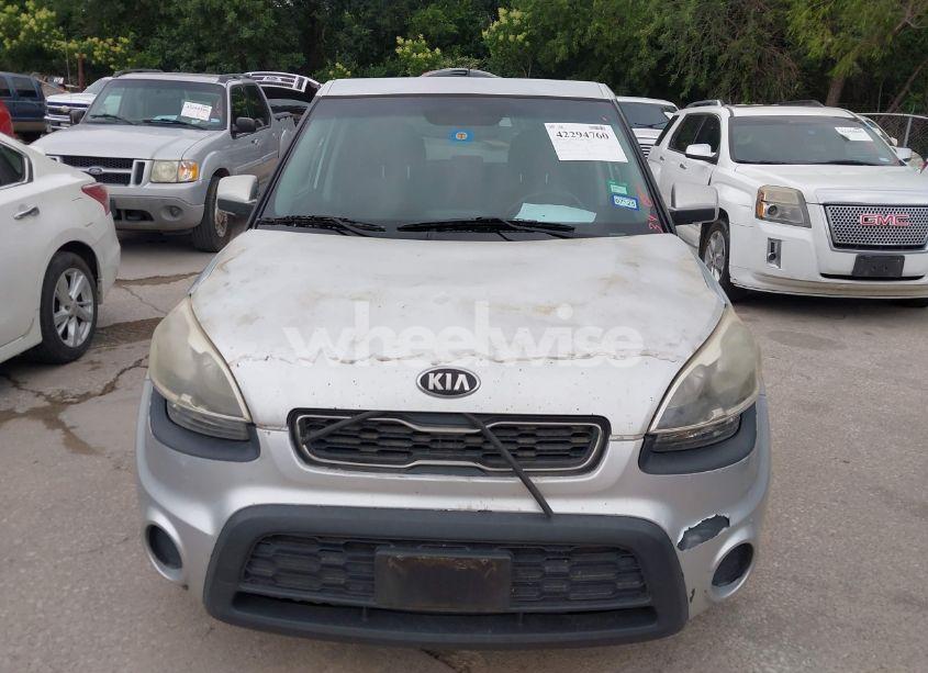 Photo 6 of 2013 Kia Soul (VIN KNDJT2A59D7487326)