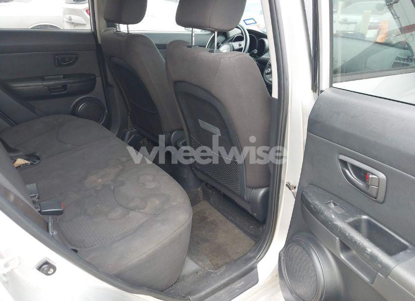 Photo 8 of 2013 Kia Soul (VIN KNDJT2A59D7487326)