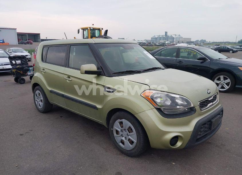 2013 Kia Soul (VIN KNDJT2A59D7523032) main photo