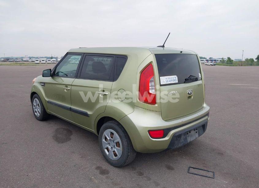 Photo 3 of 2013 Kia Soul (VIN KNDJT2A59D7523032)