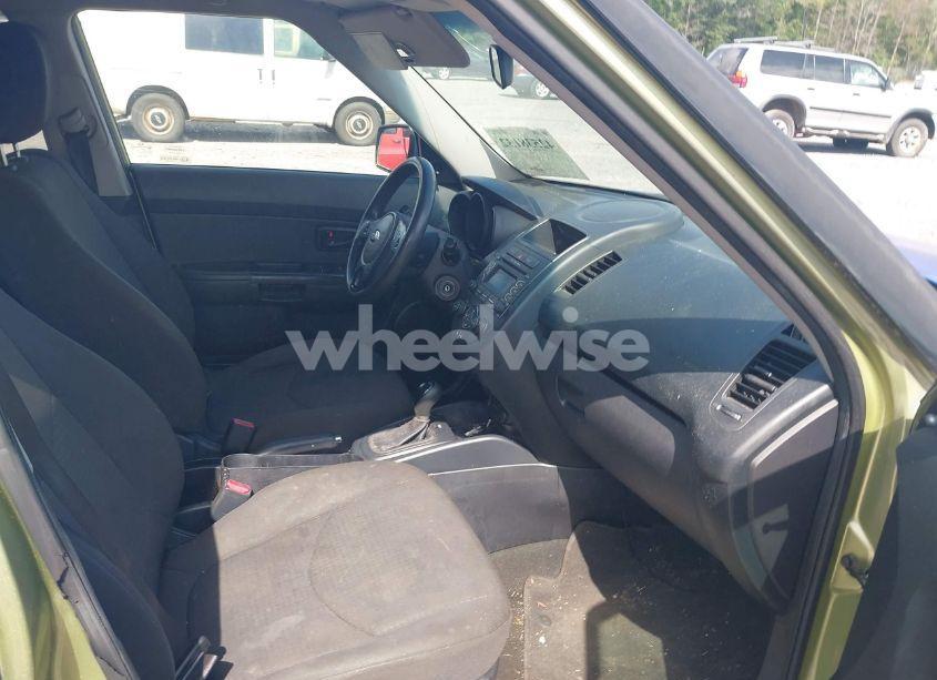 Photo 5 of 2013 Kia Soul (VIN KNDJT2A59D7534693)