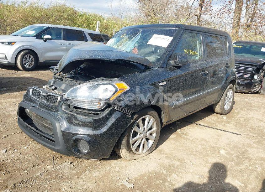 Photo 2 of 2013 Kia Soul (VIN KNDJT2A59D7605424)