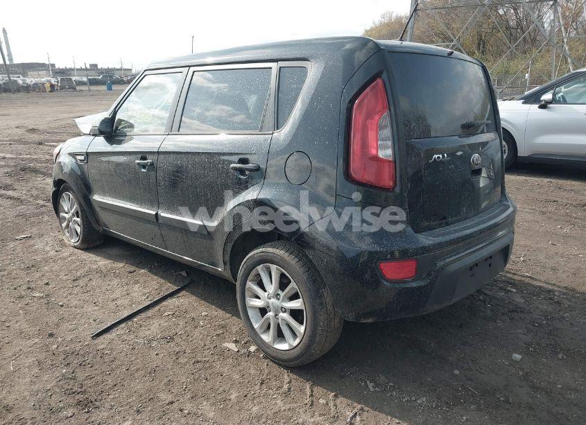 Photo 3 of 2013 Kia Soul (VIN KNDJT2A59D7605424)