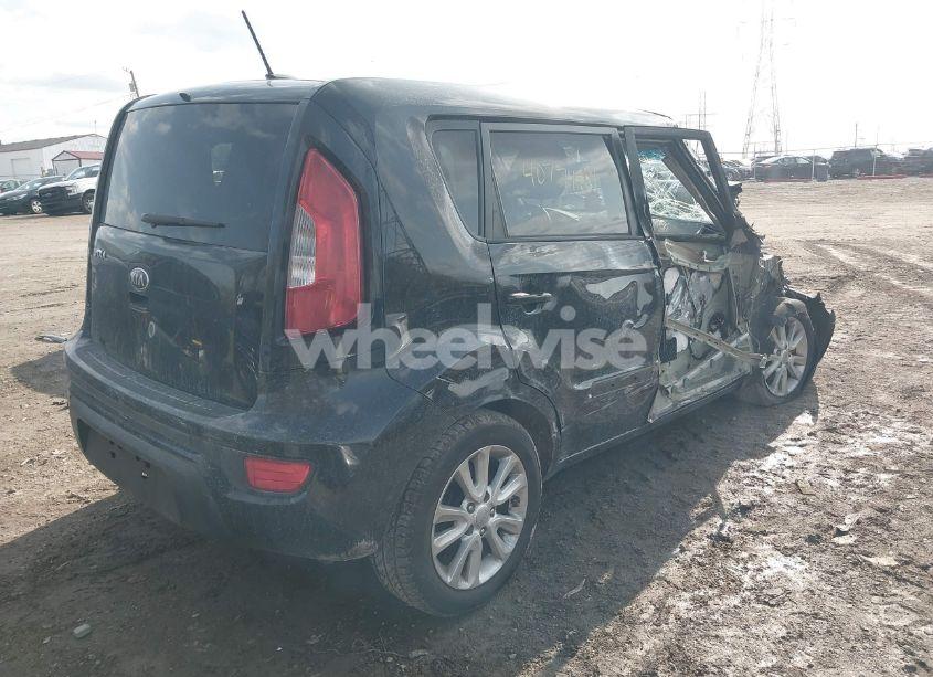 Photo 4 of 2013 Kia Soul (VIN KNDJT2A59D7605424)