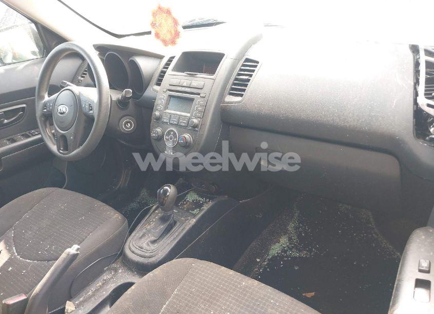 Photo 5 of 2013 Kia Soul (VIN KNDJT2A59D7605424)