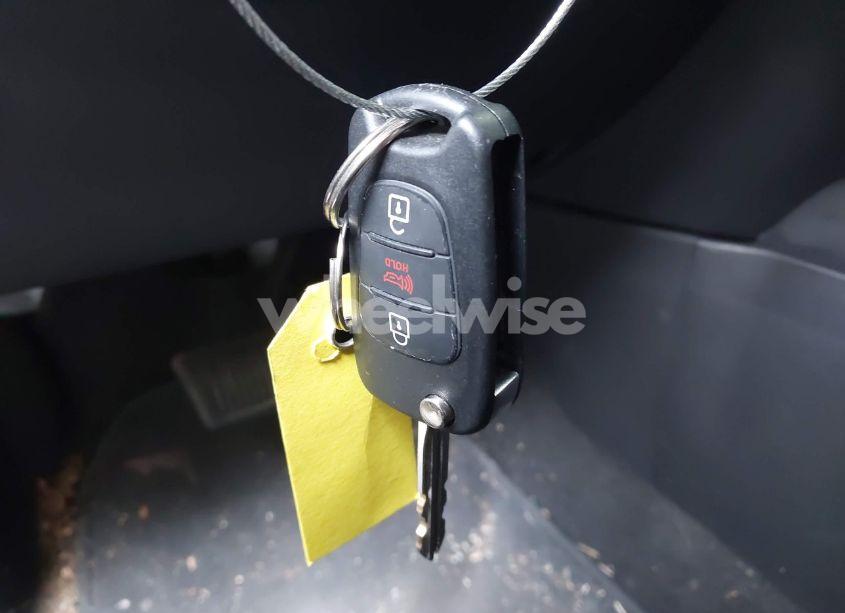 Photo 11 of 2013 Kia Soul (VIN KNDJT2A59D7623387)