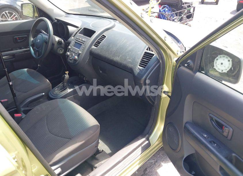 Photo 5 of 2012 Kia Soul (VIN KNDJT2A5XC7404730)