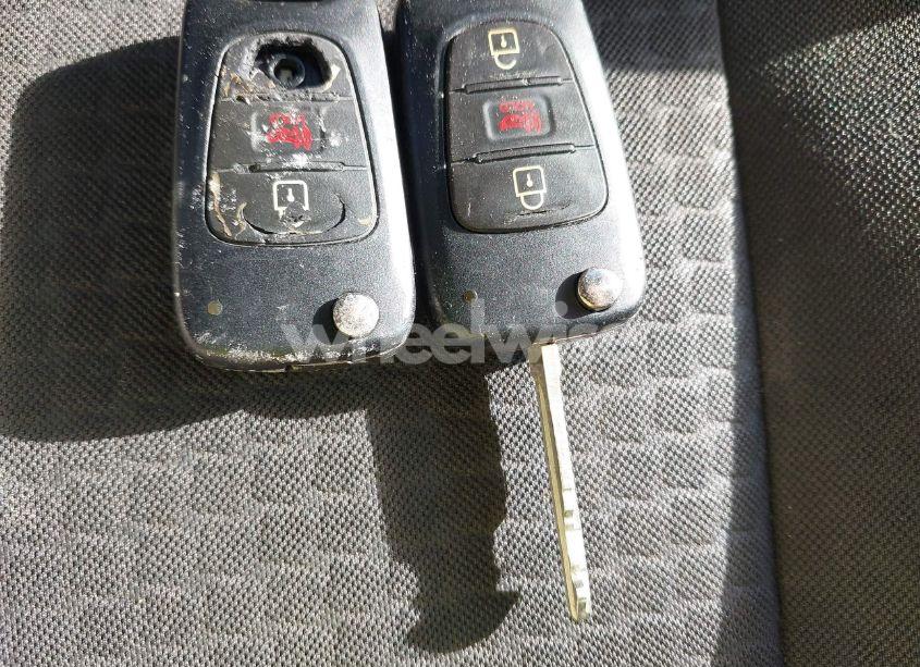 Photo 11 of 2013 Kia Soul (VIN KNDJT2A5XD7484452)