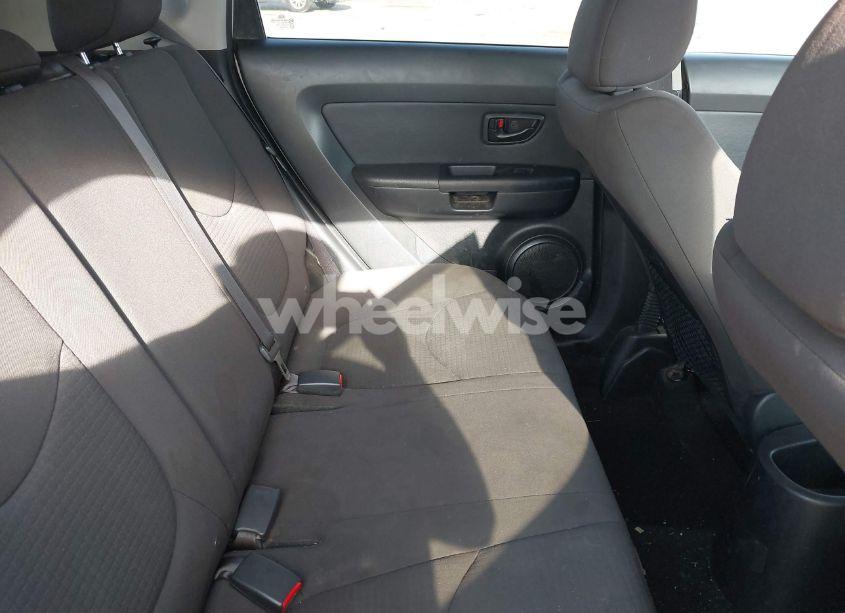 Photo 8 of 2013 Kia Soul (VIN KNDJT2A5XD7484452)