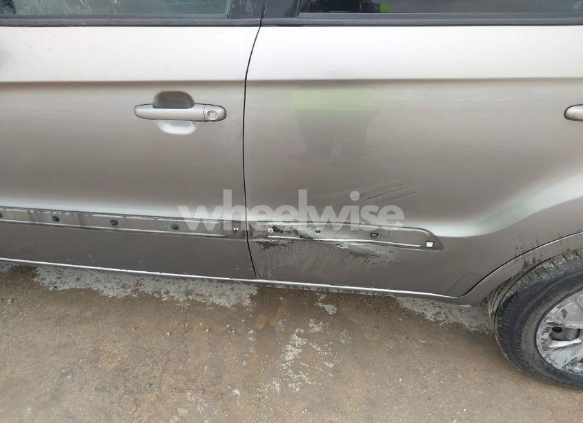 Photo 6 of 2013 Kia Soul (VIN KNDJT2A5XD7574250)