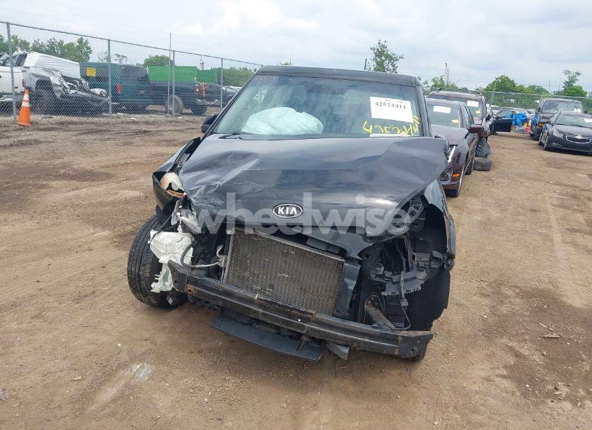 Photo 12 of 2012 Kia Soul + (VIN KNDJT2A60C7363033)