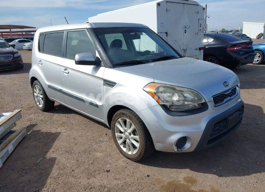 2012 Kia Soul + (VIN KNDJT2A60C7379894) main photo