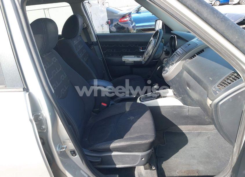 Photo 5 of 2012 Kia Soul + (VIN KNDJT2A60C7379894)