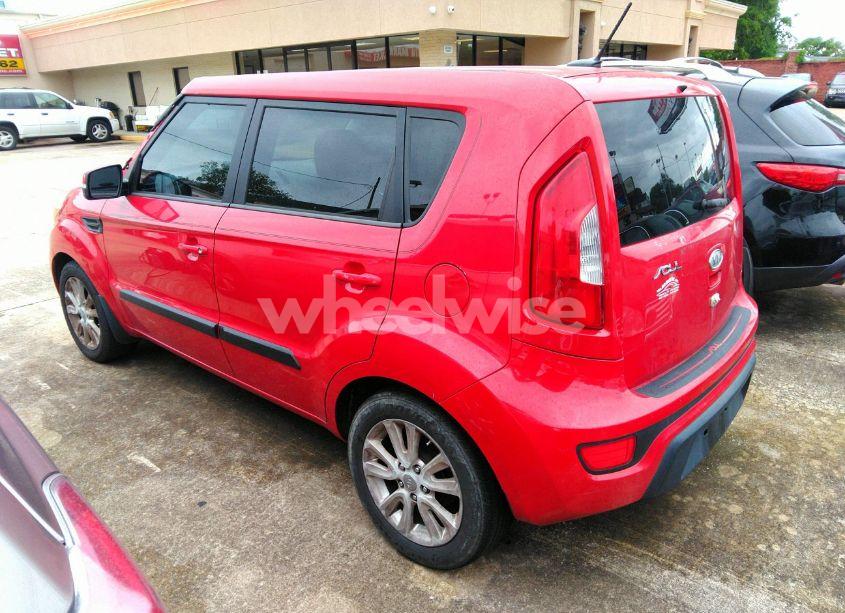 Photo 3 of 2012 Kia Soul + (VIN KNDJT2A60C7380382)