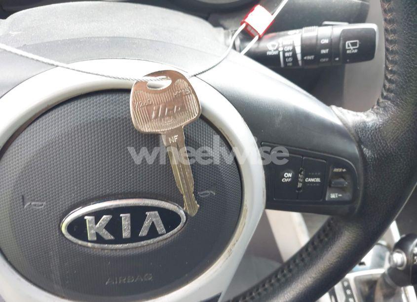 Photo 11 of 2012 Kia Soul + (VIN KNDJT2A60C7380866)