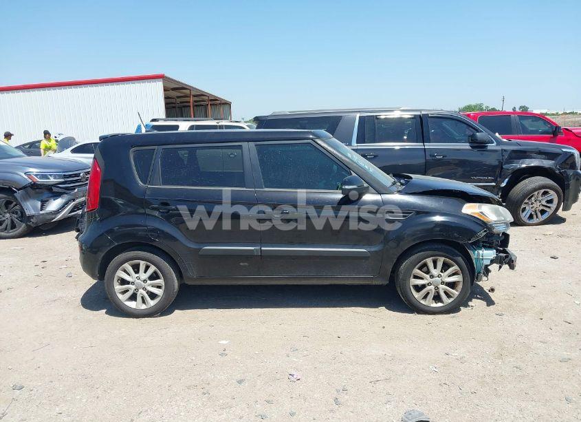 Photo 13 of 2013 Kia Soul + (VIN KNDJT2A60D7495033)