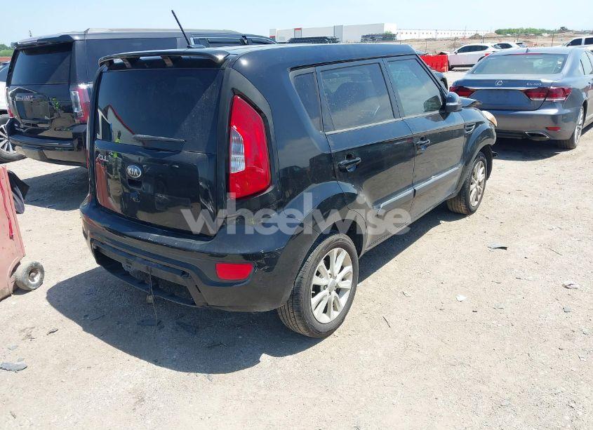Photo 4 of 2013 Kia Soul + (VIN KNDJT2A60D7495033)